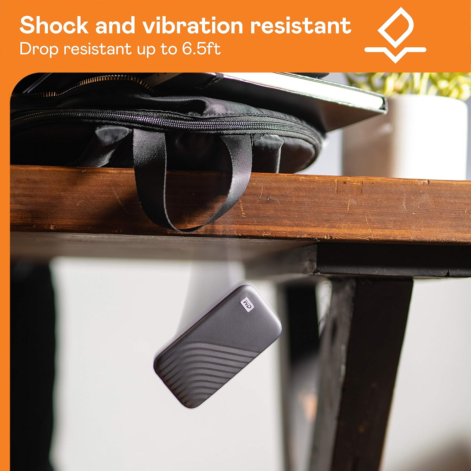 WD 2To My Passport SSD, Disque SSD externe, Portable SSD, des vitesses allant jusqu'à 1050 Mo/s en lecture, 1000 Mo/s en écriture, USB-C, compatibilité avec PC, Xbox et Playstation, Gris sidéral